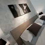 Le - Di Fronte Ospedale Sacro Cuore 4*