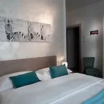 Le - Di Fronte Ospedale Sacro Cuore 4*
