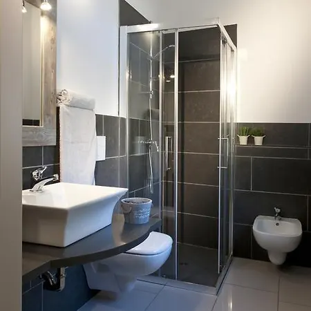 Le - Di Fronte Ospedale Sacro Cuore Bed and breakfast 4*