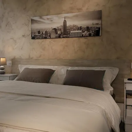 Bed & Breakfast Le - Di Fronte Ospedale Sacro Cuore *