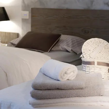 Le - Di Fronte Ospedale Sacro Cuore Alojamento de Acomodação e Pequeno-almoço