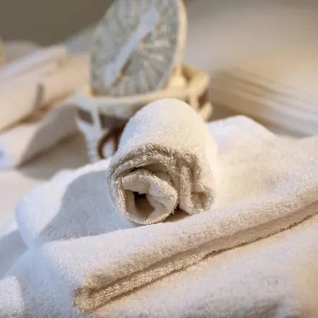 Le - Di Fronte Ospedale Sacro Cuore Bed & Breakfast 4*