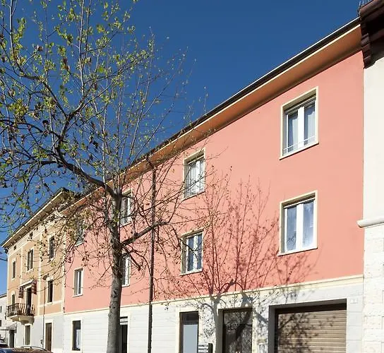 Le - Di Fronte Ospedale Sacro Cuore Negrar