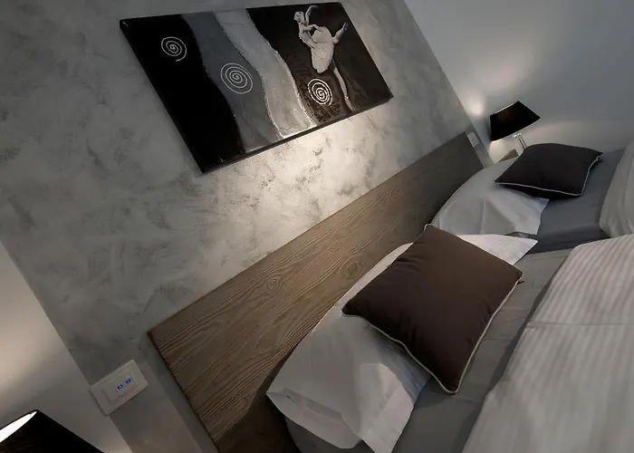 Le - Di Fronte Ospedale Sacro Cuore Alojamento de Acomodação e Pequeno-almoço Negrar