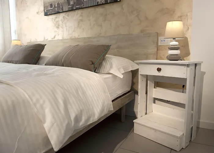 Le - Di Fronte Ospedale Sacro Cuore