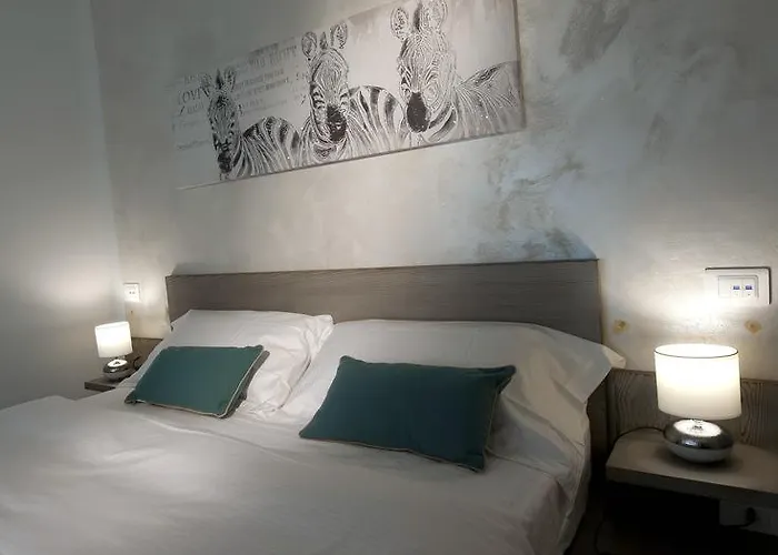 Le - Di Fronte Ospedale Sacro Cuore Alojamento de Acomodação e Pequeno-almoço Negrar