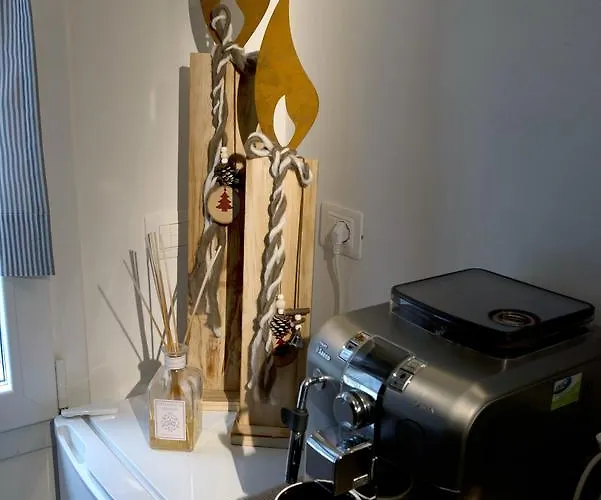 Alojamento de Acomodação e Pequeno-almoço Le - Di Fronte Ospedale Sacro Cuore 4*