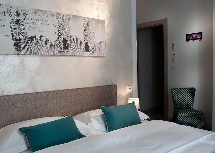 Le - Di Fronte Ospedale Sacro Cuore 4*