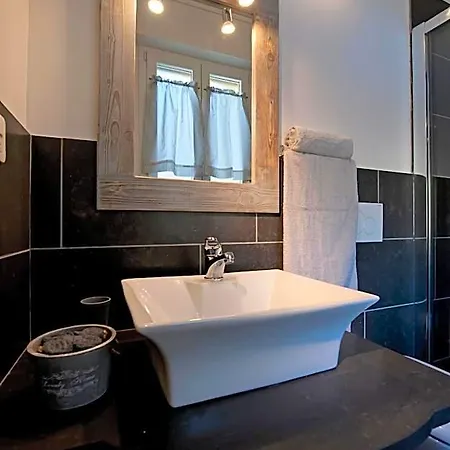 فندق مبيت وإفطار Le - Di Fronte Ospedale Sacro Cuore 4*