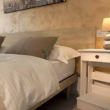 Le - Di Fronte Ospedale Sacro Cuore