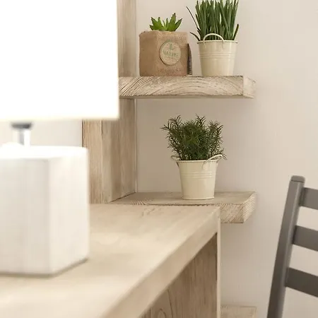 Le - Di Fronte Ospedale Sacro Cuore