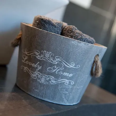 Le - Di Fronte Ospedale Sacro Cuore Frühstückspension 4*