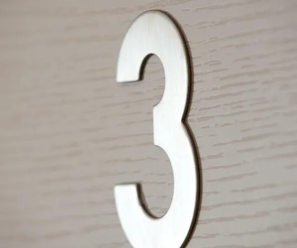 Le - Di Fronte Ospedale Sacro Cuore ネグラール